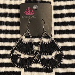 🌻 Paparazzi Black and Silver Teardrop Dangle Earrings NWT